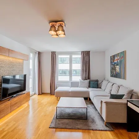 Luxury 65m - Private Terrace Apartment *